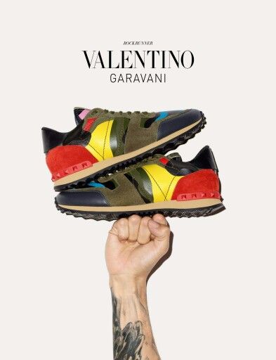 sneakers, athletic shoes, running shoes, casual shoes, trainers, brand awareness, minimalist, bold, neutral